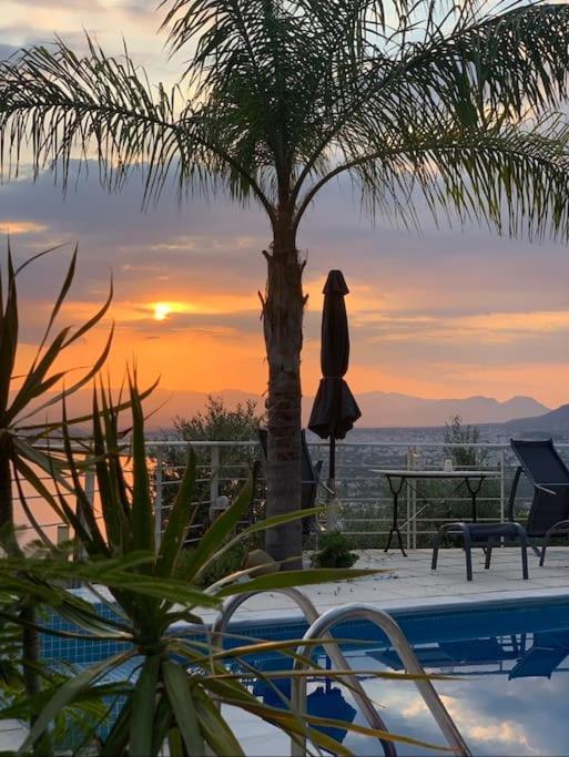 Marine'S Lux Villa:Golden Sunset Kalamata Exterior foto