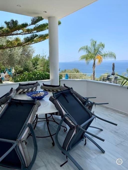 Marine'S Lux Villa:Golden Sunset Kalamata Exterior foto